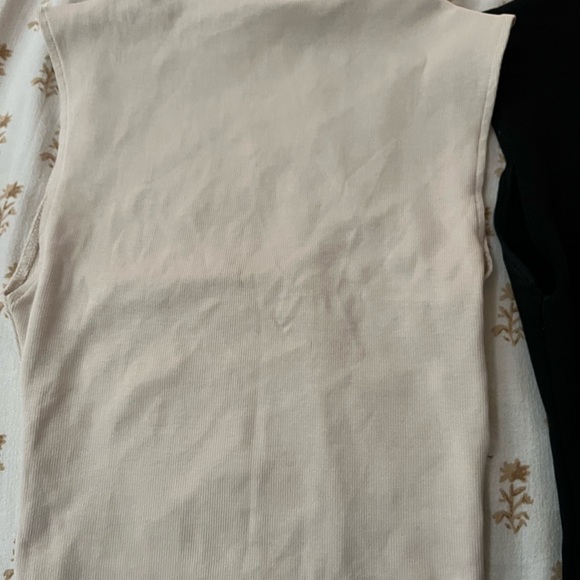 Tops - Picture 4 of 6